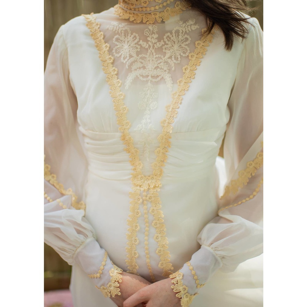 Vintage 70s Renaissance wedding gown, white cream lace chiffon, longsleeves, Sm​ - Picture 8 of 11